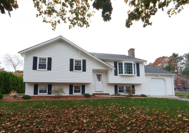 135 Mckeon Dr, North Attleboro, Massachusetts 02760, 3 Bedrooms Bedrooms, 6 Rooms Rooms,2 BathroomsBathrooms,Residential,For Sale,Mckeon Dr,73308049