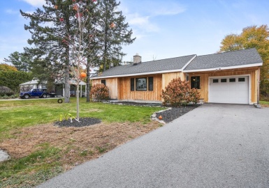 311 Pleasant Street, Lunenburg, Massachusetts 01462, 2 Bedrooms Bedrooms, 6 Rooms Rooms,1 BathroomBathrooms,Residential,For Sale,Pleasant Street,73308199