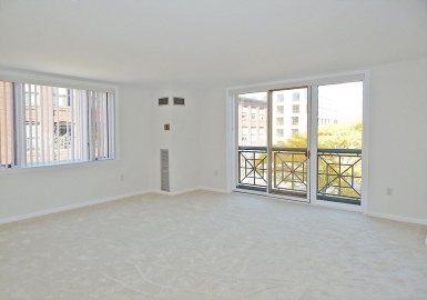 10 Rogers, Cambridge, Massachusetts 02142, 2 Bedrooms Bedrooms, 4 Rooms Rooms,1 BathroomBathrooms,Residential Lease,For Rent,Rogers,73308458