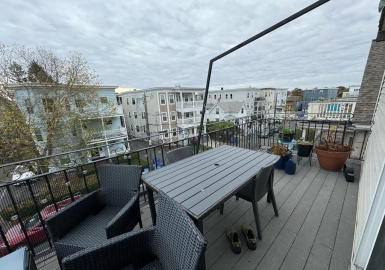 26 Seafoam Ave, Winthrop, Massachusetts 02152, 2 Bedrooms Bedrooms, 3 Rooms Rooms,1 BathroomBathrooms,Residential Lease,For Rent,Seafoam Ave,73308532