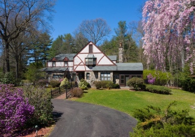242 Eastwood Dr, Westfield, Massachusetts 01085, 4 Bedrooms Bedrooms, 9 Rooms Rooms,4 BathroomsBathrooms,Residential,For Sale,Eastwood Dr,73309257