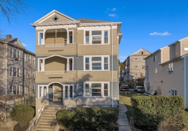 131 Providence St, Worcester, Massachusetts 01604, 9 Bedrooms Bedrooms, 18 Rooms Rooms,3 BathroomsBathrooms,Residential Income,For Sale,Providence St,73309549