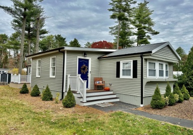 6 Rosewood Drive, Halifax, Massachusetts 02338, 2 Bedrooms Bedrooms, 4 Rooms Rooms,1 BathroomBathrooms,Residential,For Sale,Rosewood Drive,73309599