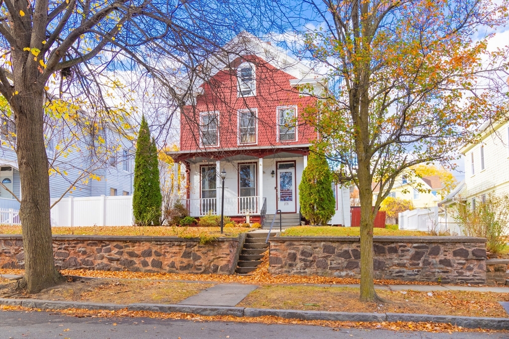 219 Pine St, Holyoke, Massachusetts 01040