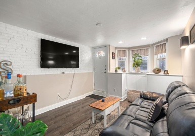 121 M Street, Boston, Massachusetts 02127, 1 Bedroom Bedrooms, 4 Rooms Rooms,1 BathroomBathrooms,Residential,For Sale,M Street,73312276