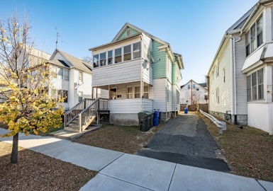 815 Carew St, Springfield, Massachusetts 01104, 4 Bedrooms Bedrooms, 10 Rooms Rooms,2 BathroomsBathrooms,Residential Income,For Sale,Carew St,73312298