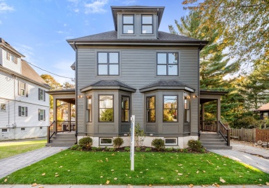 20 Broadway, Watertown, Massachusetts 02472, 4 Bedrooms Bedrooms, 10 Rooms Rooms,4.5 BathroomsBathrooms,Residential,For Sale,Broadway,73312164