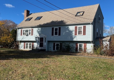 5 Stanley Avenue, Berkley, Massachusetts 02779, 1 Bedroom Bedrooms, 3 Rooms Rooms,1 BathroomBathrooms,Residential Lease,For Rent,Stanley Avenue,73312546