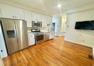 830 Huntington Ave, Boston, Massachusetts 02119, 3 Bedrooms Bedrooms, 6 Rooms Rooms,2 BathroomsBathrooms,Residential Lease,For Rent,Huntington Ave,73313216