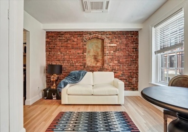 130 Myrtle St, Boston, Massachusetts 02114, 1 Bedroom Bedrooms, 3 Rooms Rooms,1 BathroomBathrooms,Residential Lease,For Rent,Myrtle St,73313269