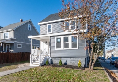 242 Main St, Winthrop, Massachusetts 02152, 3 Bedrooms Bedrooms, 5 Rooms Rooms,2 BathroomsBathrooms,Residential,For Sale,Main St,73313241