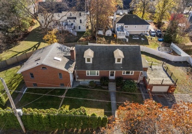 8 Garden Rd, Natick, Massachusetts 01760, 4 Bedrooms Bedrooms, 14 Rooms Rooms,4 BathroomsBathrooms,Residential,For Sale,Garden Rd,73313221