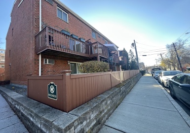 89 Spring St, Watertown, Massachusetts 02472, 3 Bedrooms Bedrooms, 6 Rooms Rooms,2.5 BathroomsBathrooms,Residential Lease,For Rent,Spring St,73313299