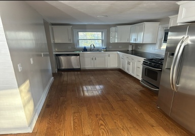 584 Wareham St, Middleboro, Massachusetts 02346, 3 Bedrooms Bedrooms, 8 Rooms Rooms,1.5 BathroomsBathrooms,Residential Lease,For Rent,Wareham St,73313318