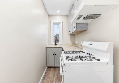 19 Holly St, New Bedford, Massachusetts 02746, 3 Bedrooms Bedrooms, 6 Rooms Rooms,1 BathroomBathrooms,Residential Lease,For Rent,Holly St,73313386