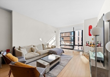 580 Washington Street, Boston, Massachusetts 02111, 2 Bedrooms Bedrooms, 6 Rooms Rooms,2 BathroomsBathrooms,Residential Lease,For Rent,Washington Street,73315970