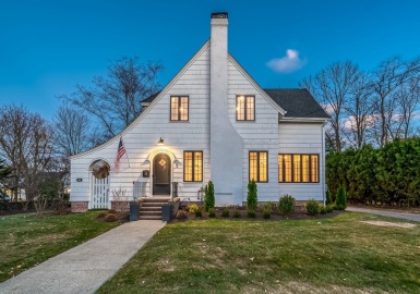 8 Chilton Rd, Brockton, Massachusetts 02301, 3 Bedrooms Bedrooms, 7 Rooms Rooms,3 BathroomsBathrooms,Residential,For Sale,Chilton Rd,73317010