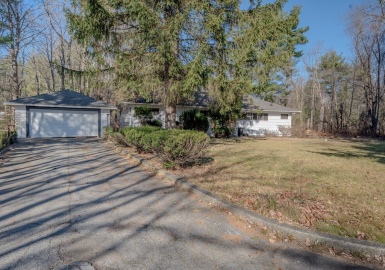 347 Lowell St, Andover, Massachusetts 01810, 3 Bedrooms Bedrooms, 5 Rooms Rooms,1.5 BathroomsBathrooms,Residential,For Sale,Lowell St,73317962