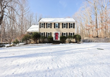 47 Old Village Rd, Sturbridge, Massachusetts 01566, 5 Bedrooms Bedrooms, 10 Rooms Rooms,3 BathroomsBathrooms,Residential,For Sale,Old Village Rd,73319322