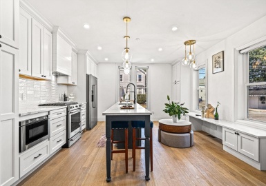 154 Summer Street, Medford, Massachusetts 02155, 4 Bedrooms Bedrooms, 6 Rooms Rooms,3 BathroomsBathrooms,Residential,For Sale,150-156 Summer Street Condominiums Trust,Summer Street,73319207