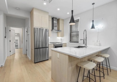 38 Lexington Street, Boston, Massachusetts 02128, 2 Bedrooms Bedrooms, 4 Rooms Rooms,2 BathroomsBathrooms,Residential,For Sale,Lexington Street,73319243