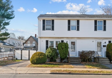 308 Eastern Ave, Lynn, Massachusetts 01902, 2 Bedrooms Bedrooms, 4 Rooms Rooms,1.5 BathroomsBathrooms,Residential,For Sale,Eastern Ave,73319339
