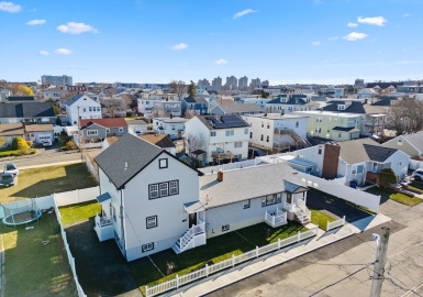 55B Union Street, Revere, Massachusetts 02151, 5 Bedrooms Bedrooms, 10 Rooms Rooms,3.5 BathroomsBathrooms,Residential,For Sale,Union Street,73319352