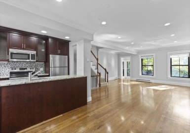 373 Shawmut Ave, Boston, Massachusetts 02118, 2 Bedrooms Bedrooms, 4 Rooms Rooms,1 BathroomBathrooms,Residential Lease,For Rent,Shawmut Ave,73324403