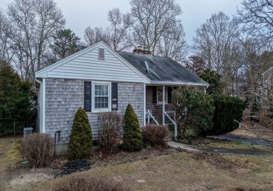 73 Club Valley Dr, Falmouth, Massachusetts 02536, 3 Bedrooms Bedrooms, 6 Rooms Rooms,2 BathroomsBathrooms,Residential,For Sale,Club Valley Dr,73324306