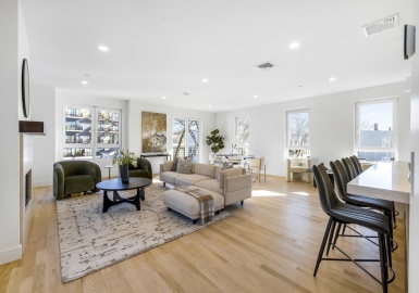25 Everett, Boston, Massachusetts 02128, 2 Bedrooms Bedrooms, 5 Rooms Rooms,2.5 BathroomsBathrooms,Residential,For Sale,Everett,73324368
