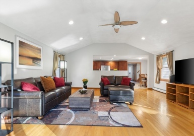 62 Catherine Drive, Peabody, Massachusetts 01960, 3 Bedrooms Bedrooms, 6 Rooms Rooms,2.5 BathroomsBathrooms,Residential,For Sale,Catherine Drive,73324567