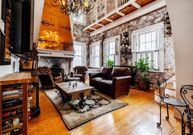49 Grove St, Boston, Massachusetts 02114, 1 Bedroom Bedrooms, 6 Rooms Rooms,2 BathroomsBathrooms,Residential,For Sale,Grove St,73330205