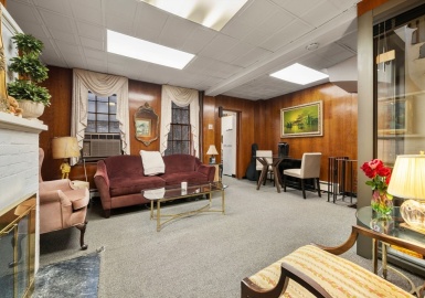 4 Derne, Boston, Massachusetts 02114, 3 Bedrooms Bedrooms, 6 Rooms Rooms,1.5 BathroomsBathrooms,Residential,For Sale,Derne,73331052