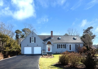 72 Lookout Rd, Yarmouth, Massachusetts 02675, 4 Bedrooms Bedrooms, 8 Rooms Rooms,2.5 BathroomsBathrooms,Residential,For Sale,Lookout Rd,73333767