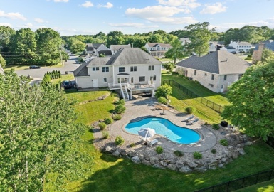 259 Lynch Ave, Somerset, Massachusetts 02726, 4 Bedrooms Bedrooms, 6 Rooms Rooms,3 BathroomsBathrooms,Residential,For Sale,Lynch Ave,73334106