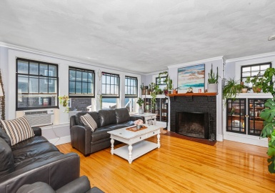 1077-1079 Shirley St, Winthrop, Massachusetts 02152, 6 Bedrooms Bedrooms, 12 Rooms Rooms,3 BathroomsBathrooms,Residential Income,For Sale,Shirley St,73337213