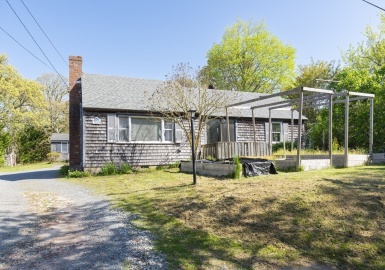 25 Crosby Ln, Chatham, Massachusetts 02633, 3 Bedrooms Bedrooms, 7 Rooms Rooms,3 BathroomsBathrooms,Residential Income,For Sale,Crosby Ln,73337244