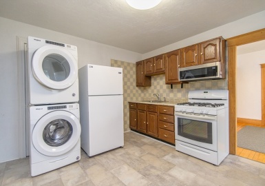 79 School, Webster, Massachusetts 01570, 2 Bedrooms Bedrooms, 5 Rooms Rooms,1 BathroomBathrooms,Residential Lease,For Rent,School,73340610