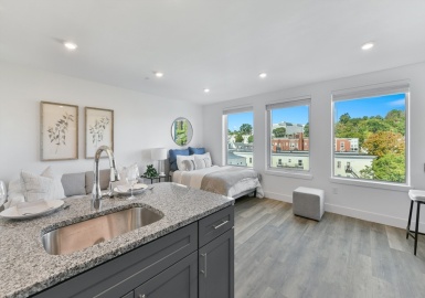 585 Essex Street, Lynn, Massachusetts 01901, 1 Room Rooms,1 BathroomBathrooms,Residential Lease,For Rent,Essex Street,73340910