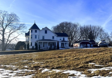 482 Holyoke St, Ludlow, Massachusetts 01056, 5 Bedrooms Bedrooms, 8 Rooms Rooms,1 BathroomBathrooms,Residential,For Sale,Holyoke St,73340895