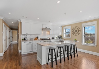 215 Athens St, Boston, Massachusetts 02127, 2 Bedrooms Bedrooms, 3 Rooms Rooms,2 BathroomsBathrooms,Residential,For Sale,Athens St,73341175