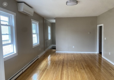 949 Main Street, Walpole, Massachusetts 02026, 3 Bedrooms Bedrooms, 6 Rooms Rooms,1 BathroomBathrooms,Residential Lease,For Rent,Main Street,73341267