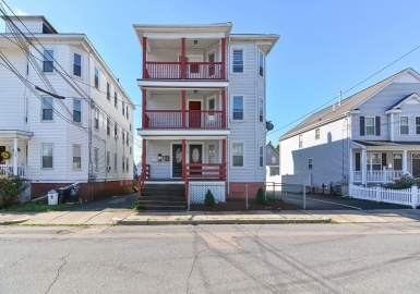 35 Holman Street, Attleboro, Massachusetts 02703, 2 Bedrooms Bedrooms, 4 Rooms Rooms,1 BathroomBathrooms,Residential Lease,For Rent,Street,73342069