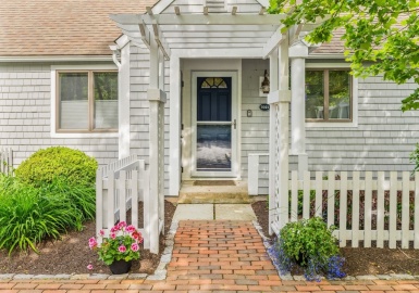 100 Mid-Iron Way, Mashpee, Massachusetts 02649, 2 Bedrooms Bedrooms, 5 Rooms Rooms,2 BathroomsBathrooms,Residential,For Sale,Pool Villa At The Mews,Mid-Iron Way,73342131