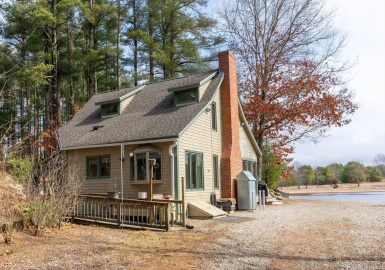 28 Wareham St, Carver, Massachusetts 02330, 3 Bedrooms Bedrooms, 7 Rooms Rooms,2 BathroomsBathrooms,Residential,For Sale,Wareham St,73348478