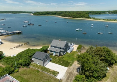 22 Riverway, Falmouth, Massachusetts 02556, 5 Bedrooms Bedrooms, 9 Rooms Rooms,2.5 BathroomsBathrooms,Residential,For Sale,Riverway,73348673