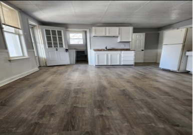 29 Peck St, Southbridge, Massachusetts 01550, 4 Bedrooms Bedrooms, 7 Rooms Rooms,1 BathroomBathrooms,Residential Lease,For Rent,Peck St,73353564