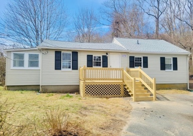 379 Main St, Mashpee, Massachusetts 02649, 2 Bedrooms Bedrooms, 5 Rooms Rooms,1 BathroomBathrooms,Residential,For Sale,Main St,73353679