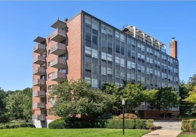 80 Park St, Brookline, Massachusetts 02446, 2 Bedrooms Bedrooms, 5 Rooms Rooms,2 BathroomsBathrooms,Residential,For Sale,70-80 Park Street Condominium Trust,Park St,73353235