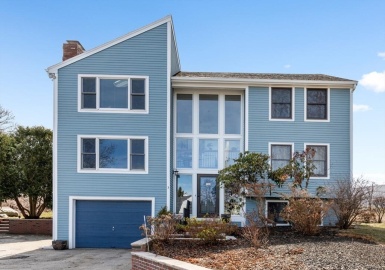 3 Breezy Point Rd, Gloucester, Massachusetts 01930, 4 Bedrooms Bedrooms, 9 Rooms Rooms,2.5 BathroomsBathrooms,Residential,For Sale,Breezy Point Rd,73352670